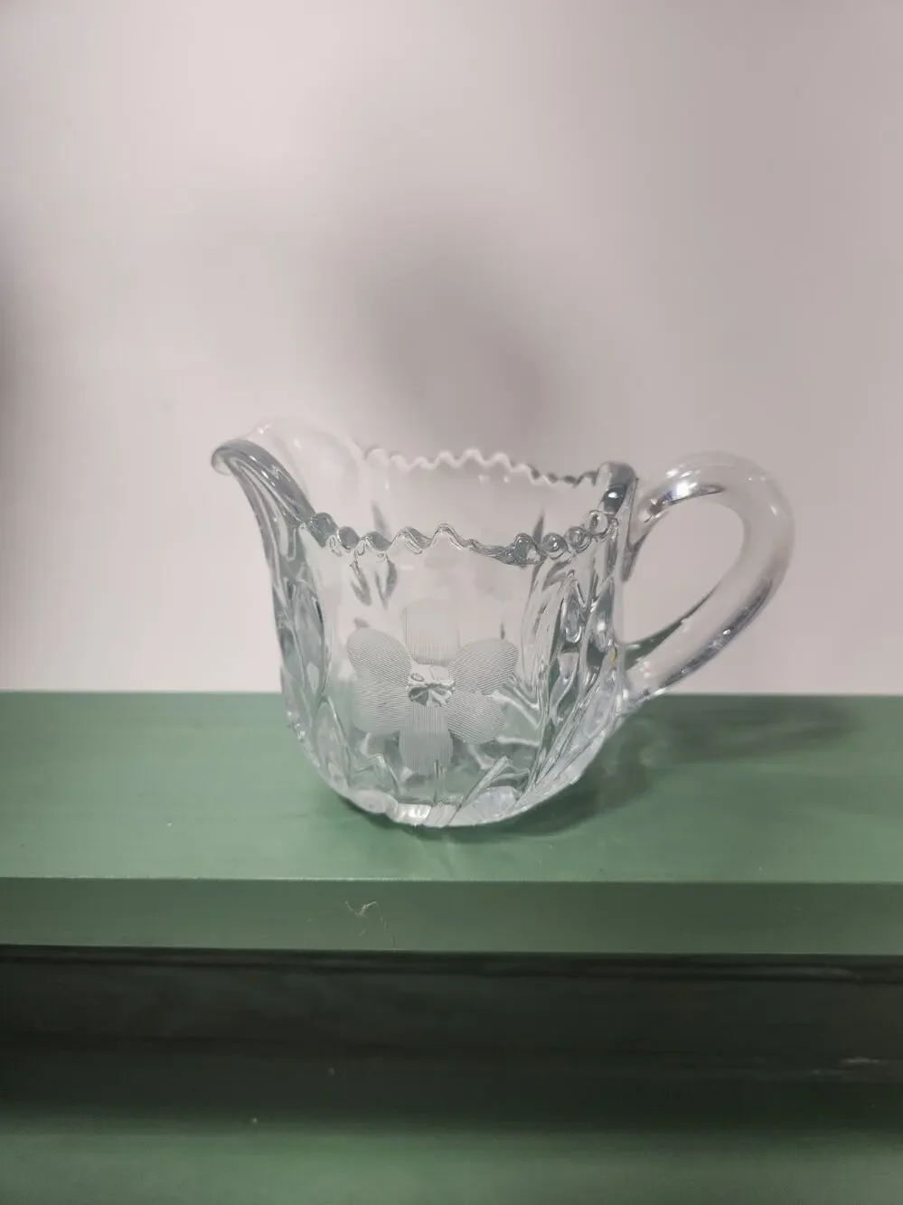 Vintage Clear Pressed Glass Creamer Etched Floral Scalloped Rim Starburst 5